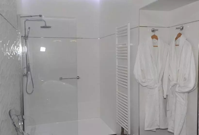 هتل Hôtel Victor Hugo