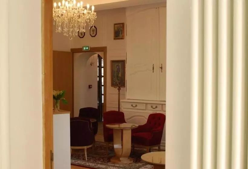 هتل Hôtel Victor Hugo
