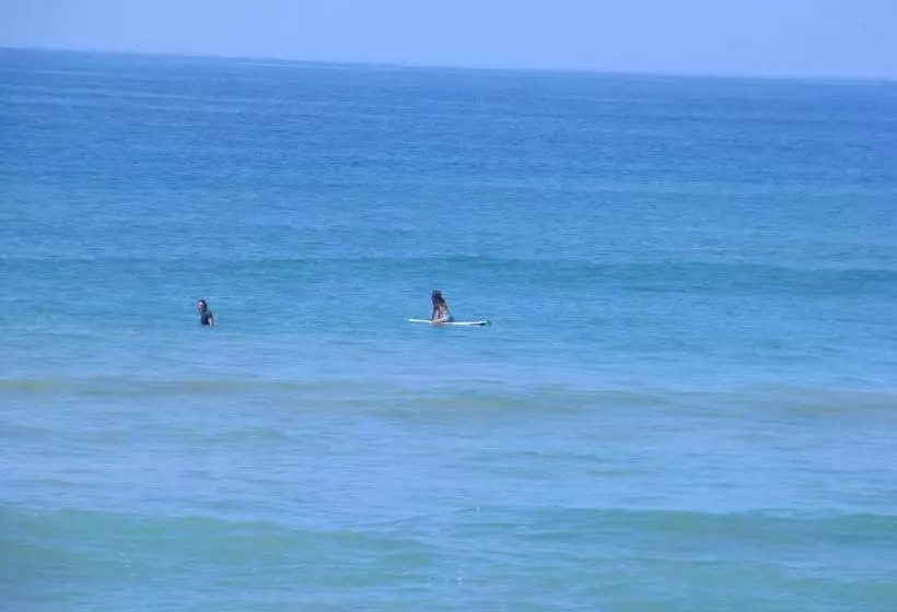 هتل Love Birds Beach