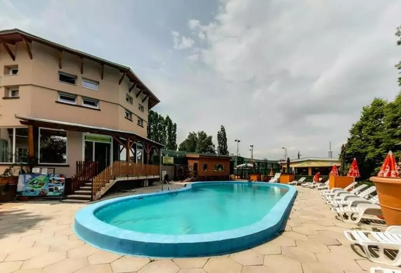 ホテル Oázis Wellness Panzio