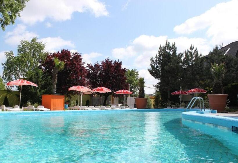 فندق Oázis Wellness Panzio