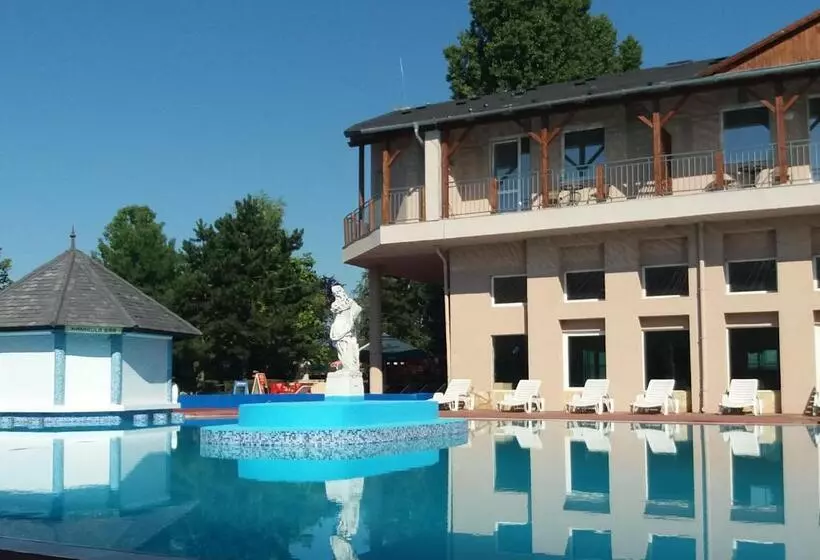 ホテル Oázis Wellness Panzio