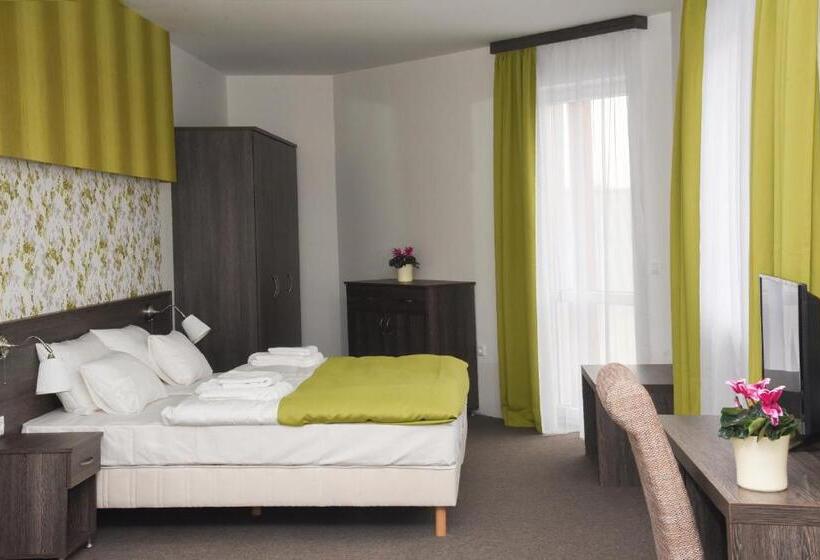 فندق Oázis Wellness Panzio