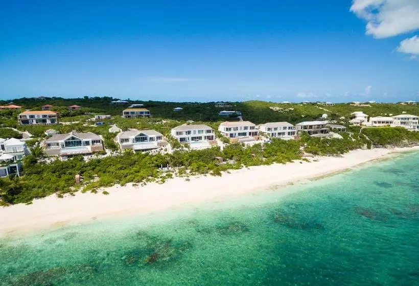 استراحتگاه Beach Enclave North Shore
