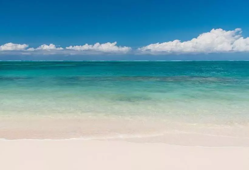 استراحتگاه Beach Enclave North Shore