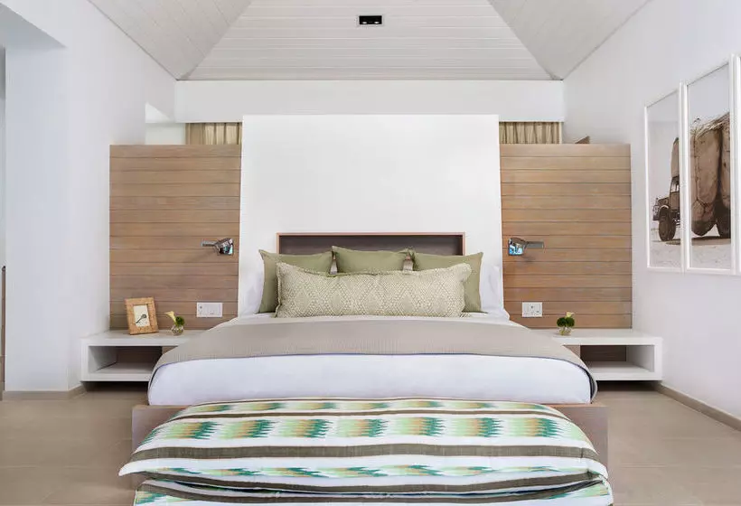 استراحتگاه Beach Enclave North Shore