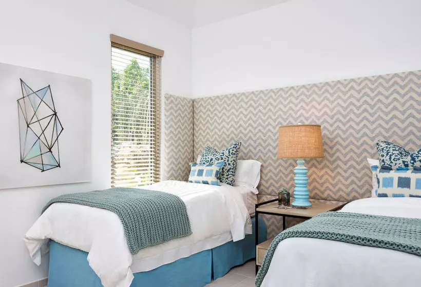 استراحتگاه Beach Enclave North Shore