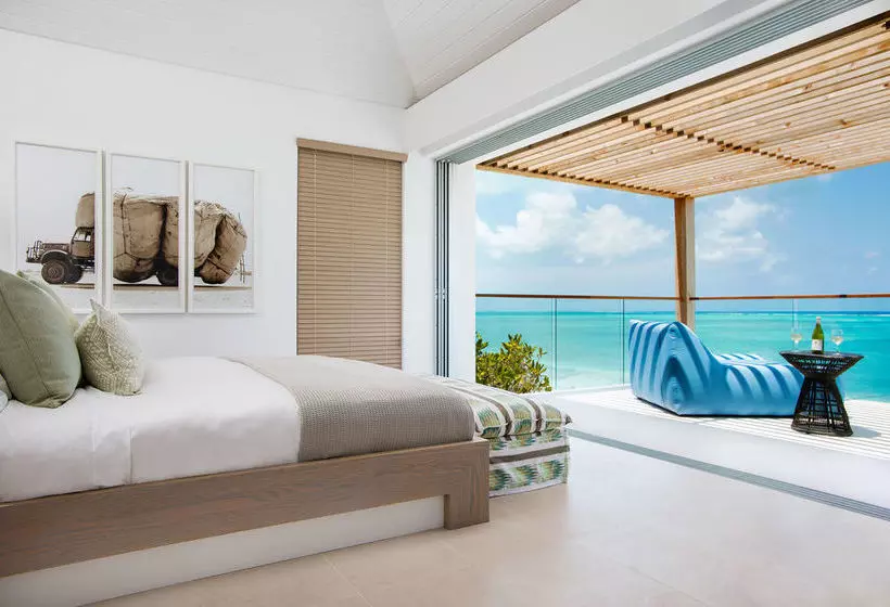 استراحتگاه Beach Enclave North Shore