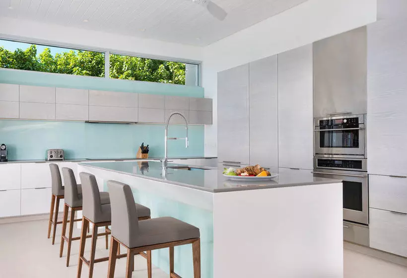 استراحتگاه Beach Enclave North Shore