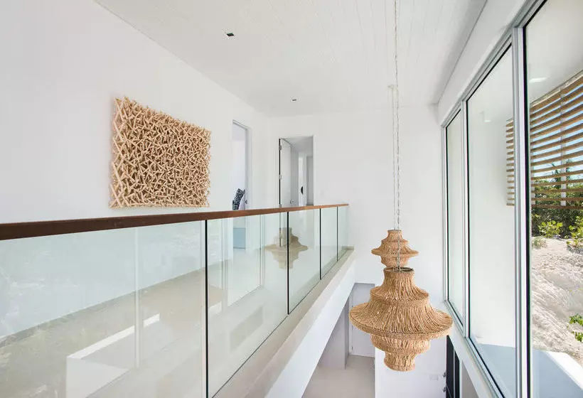 استراحتگاه Beach Enclave North Shore