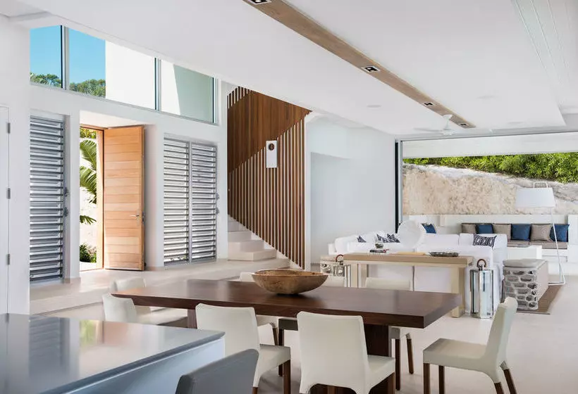 استراحتگاه Beach Enclave North Shore