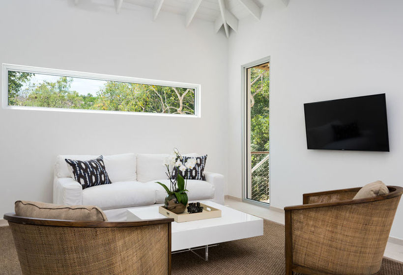 استراحتگاه Beach Enclave North Shore