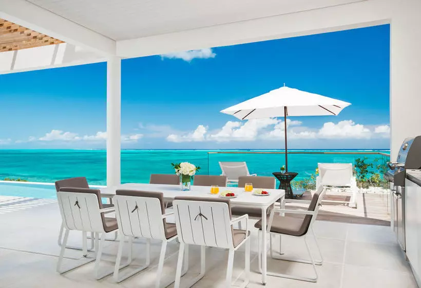 استراحتگاه Beach Enclave North Shore