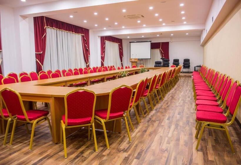 Santa Quaranta Premium Resort