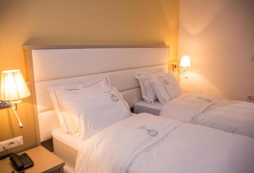 Santa Quaranta Premium Resort