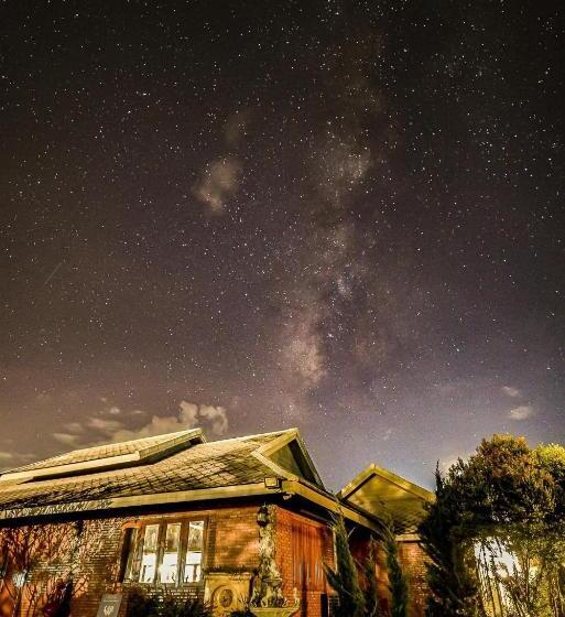 住宿加早餐  The Wes Village, Incl Free Breakfast & 100 Thb Food Gift