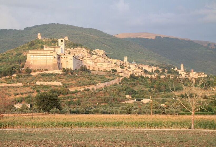 تختخواب و صبحانه La Piaggia