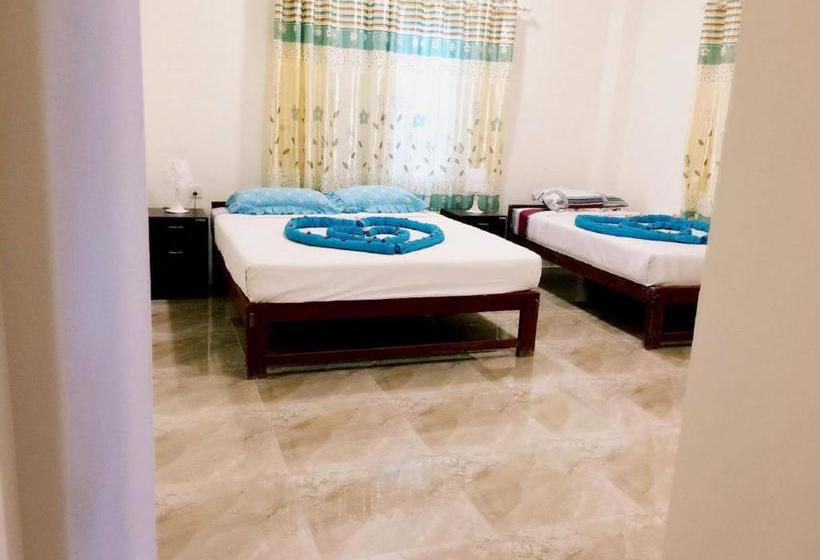 هتل Golden Queen Guest House