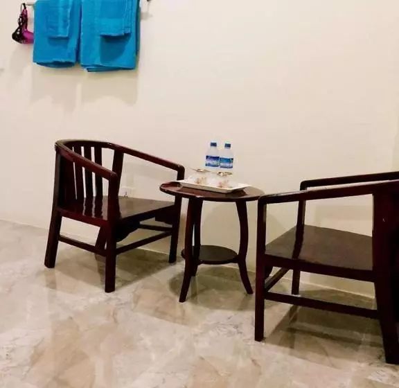 هتل Golden Queen Guest House