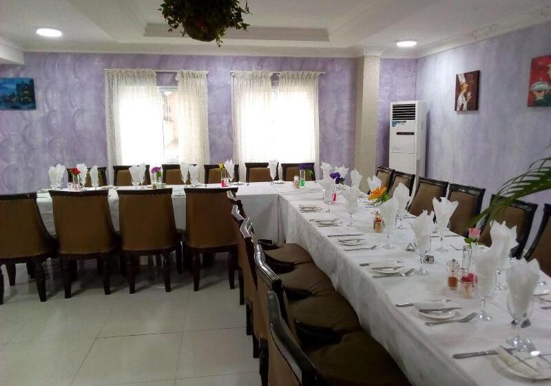 هتل Grand Capital