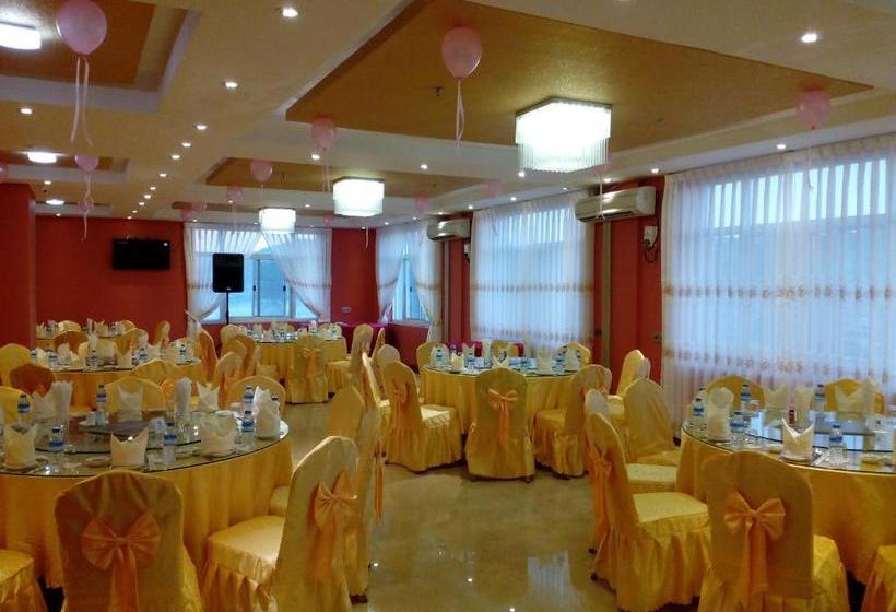 هتل Two Elephants , Lashio