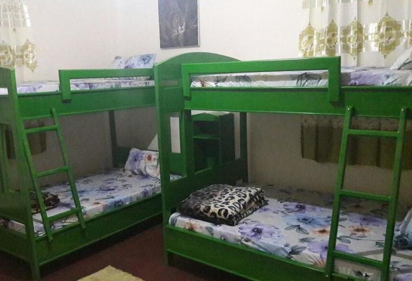 تختخواب و صبحانه Adventures Nest