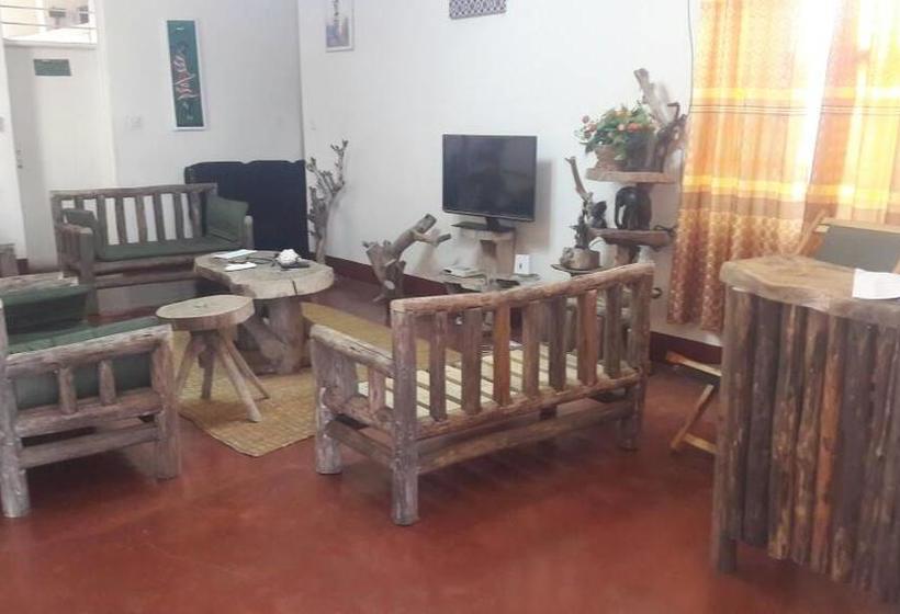 تختخواب و صبحانه Adventures Nest