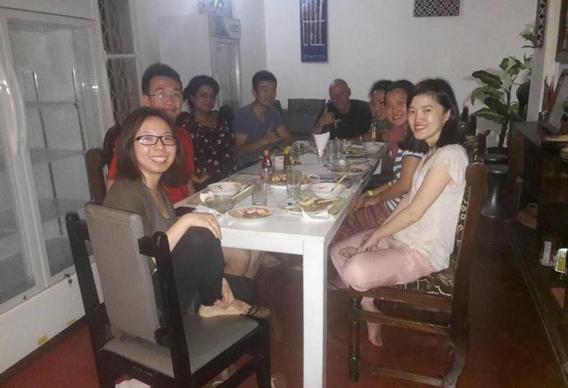 تختخواب و صبحانه Adventures Nest