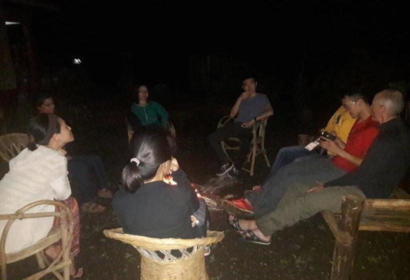 تختخواب و صبحانه Adventures Nest