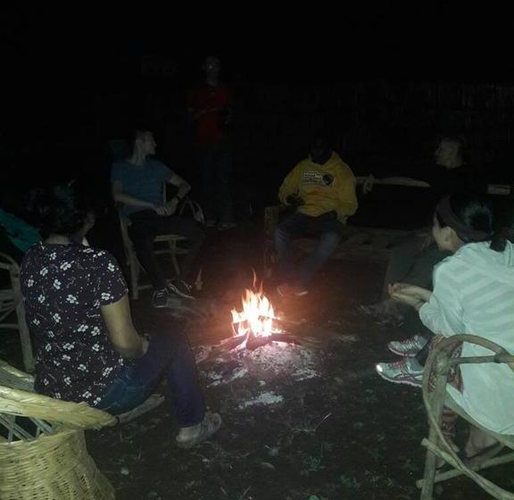 تختخواب و صبحانه Adventures Nest