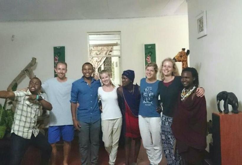 تختخواب و صبحانه Adventures Nest