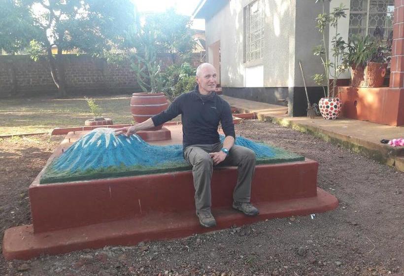 تختخواب و صبحانه Adventures Nest