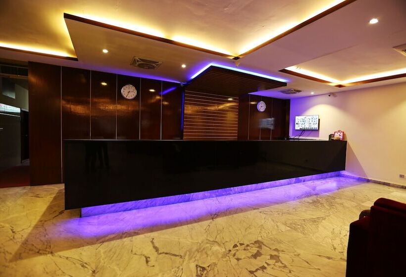 هتل Royal Beach Resort