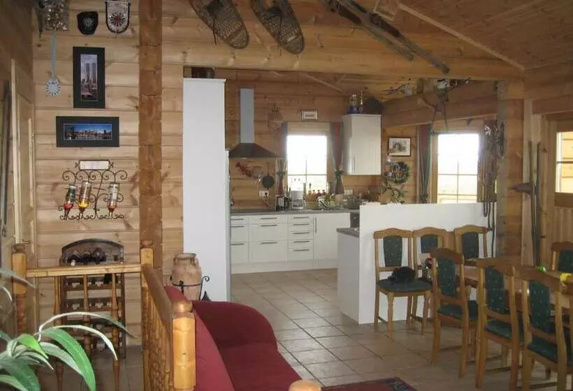 تختخواب و صبحانه Alfasteinn Country Home Guesthouse