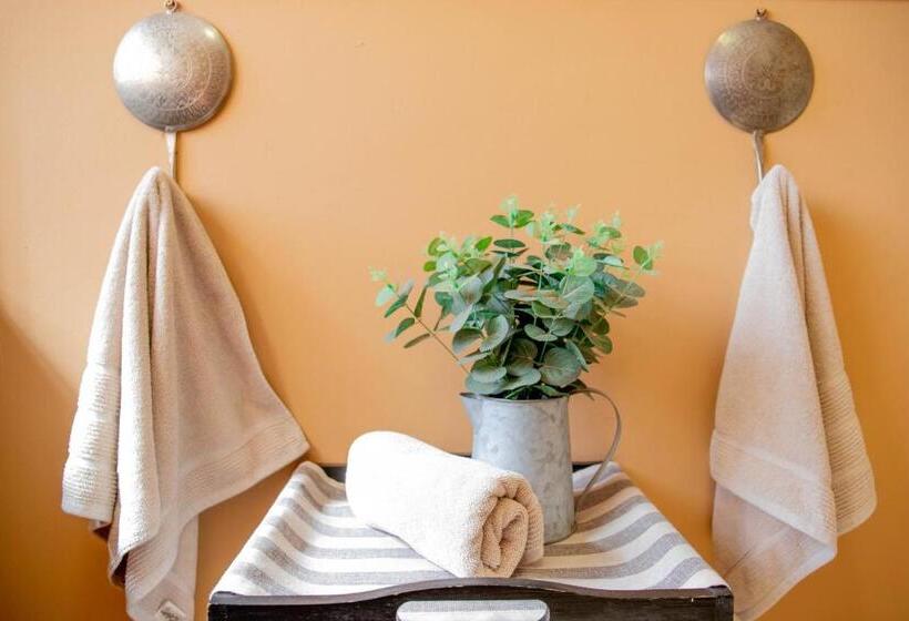 ベッドアンドブレックファースト Tambati Overnight And Conference Center