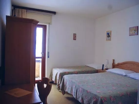 ホテル Dolomiti Des Alpes