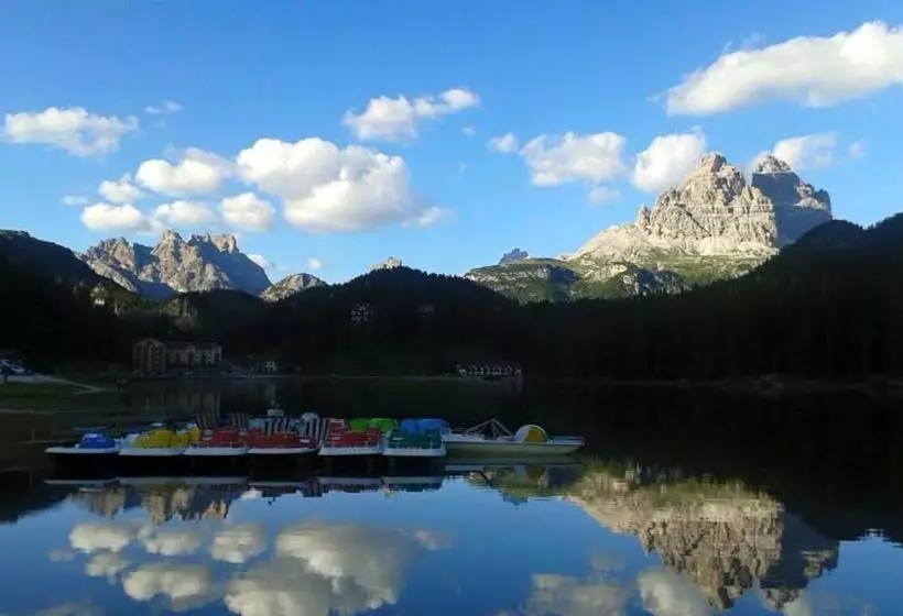 ホテル Dolomiti Des Alpes