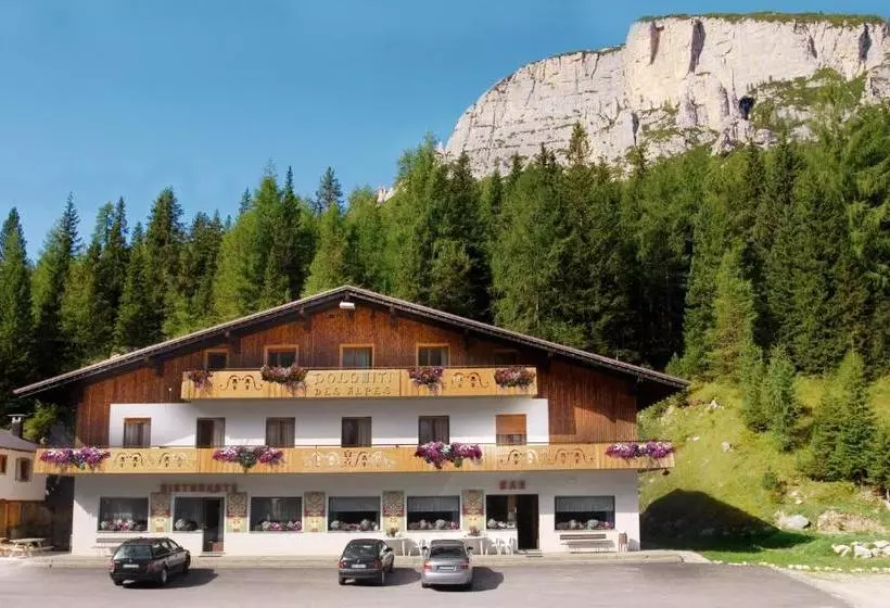 ホテル Dolomiti Des Alpes