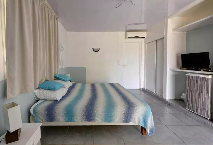 هتل Hostellerie Des Châteaux