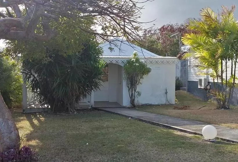 هتل Hostellerie Des Châteaux