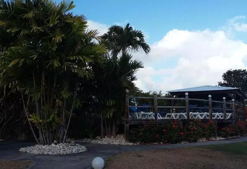 هتل Hostellerie Des Châteaux