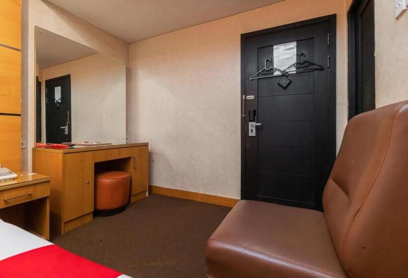 Hotell Reddoorz At Jalan Gunung Sahari