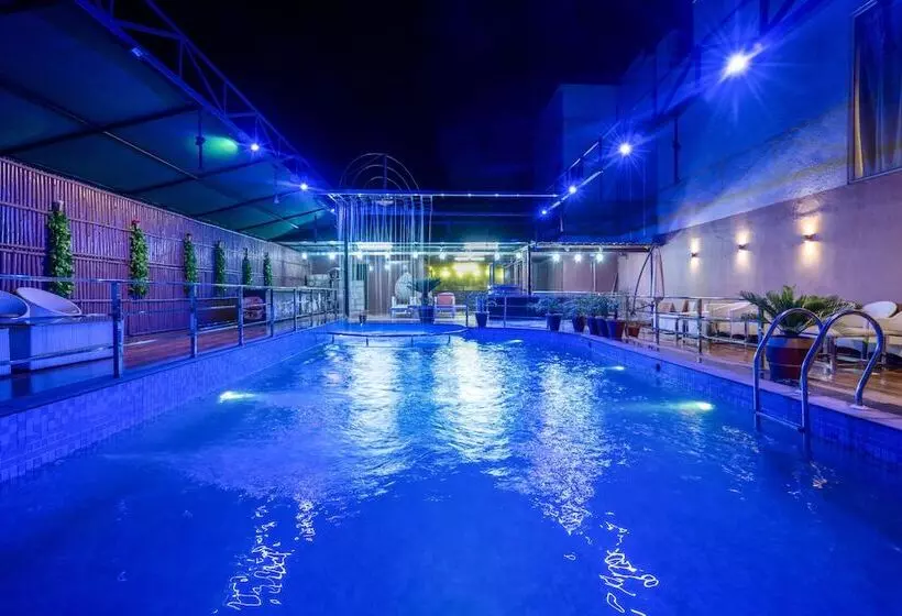 Hotelli 5 Flowers Ananta Elite, Kota