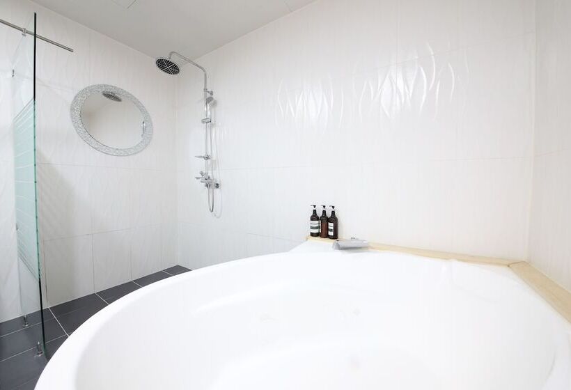 Instar Hotel Yangsan