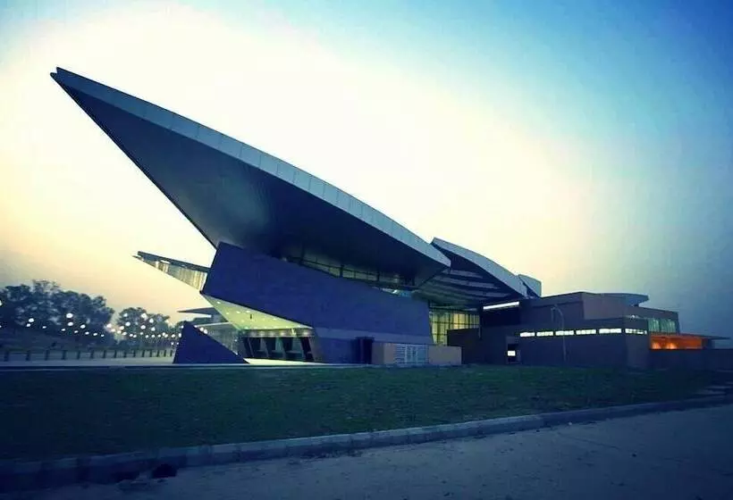 Ramada By Wyndham Lucknow Hotel And Convention Center