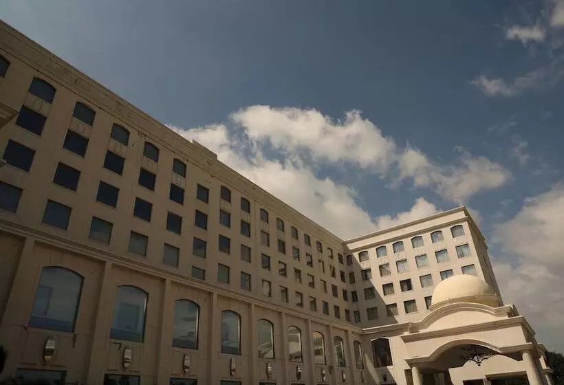 Ramada By Wyndham Lucknow Hotel And Convention Center