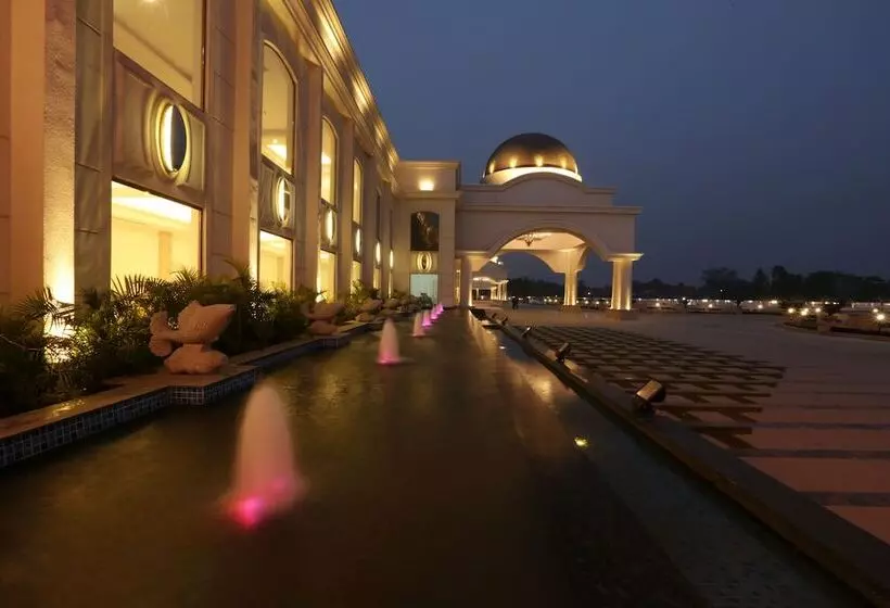 Ramada By Wyndham Lucknow Hotel And Convention Center