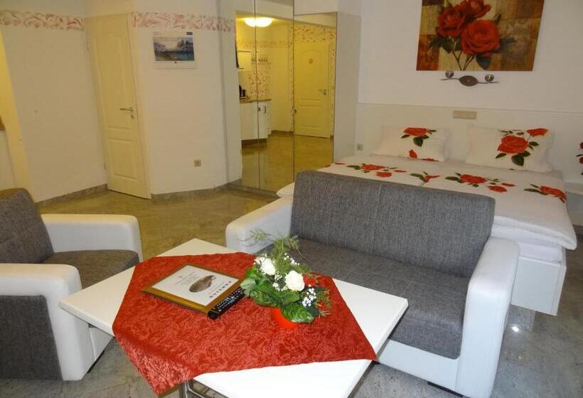 فندق Und Pension Am Burchardikloster