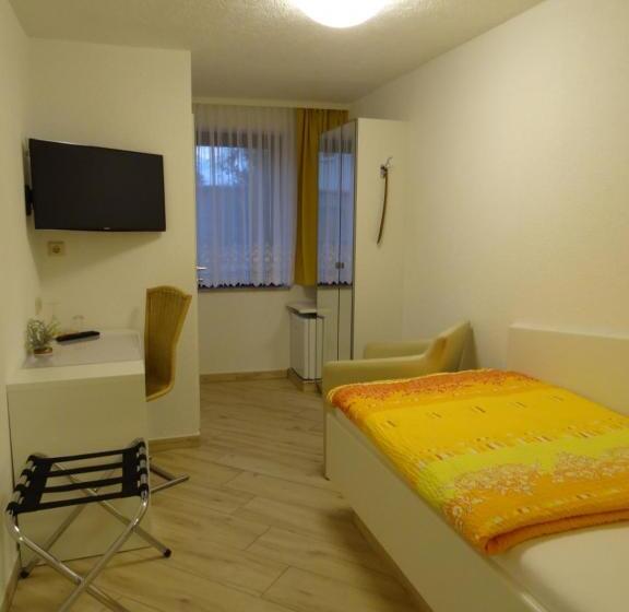 فندق Und Pension Am Burchardikloster