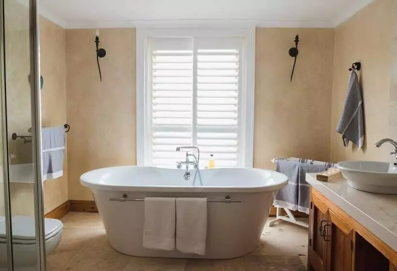 Ichtus Seafront B&b